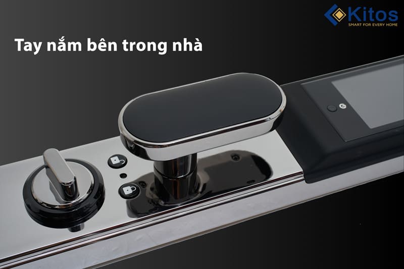 Có chốt bên trong nhà